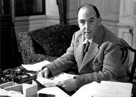 You are currently viewing C.S Lewis Biography & Information About His Life